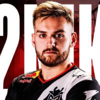 LetMe 说： Invictus Gaming 不能输给 Royal Never Give Up 。如果他们输掉比赛，他们就只能回家自爆！