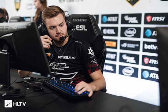 Virtus.pro 替换了 ICY，并签下了 b1st
